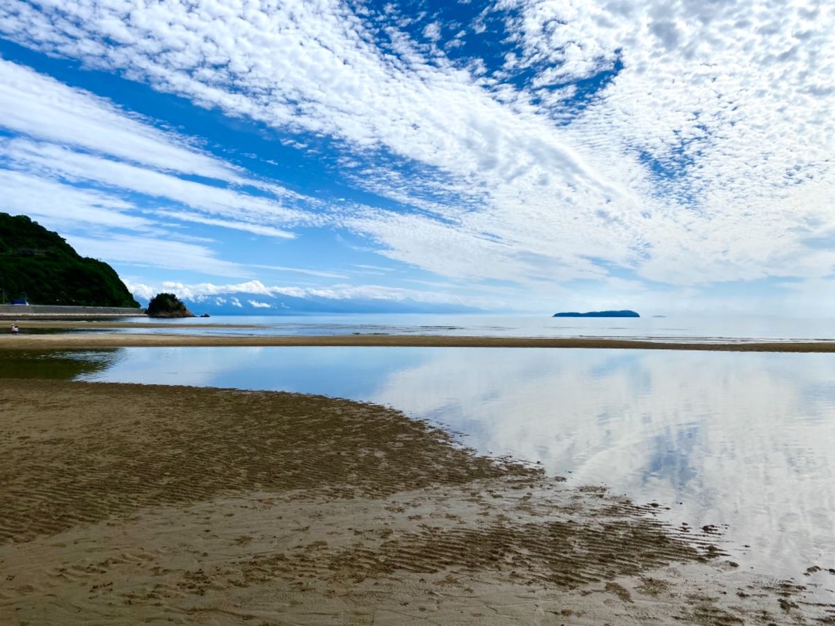 瀬戸内の天空の鏡
父母ケ浜

思った以上に綺麗な景色で感動！
ずっと天気悪...