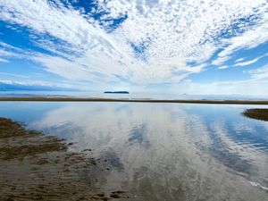 瀬戸内の天空の鏡
父母ケ浜

思った以上に綺麗な景色で感動！
ずっと天気悪...