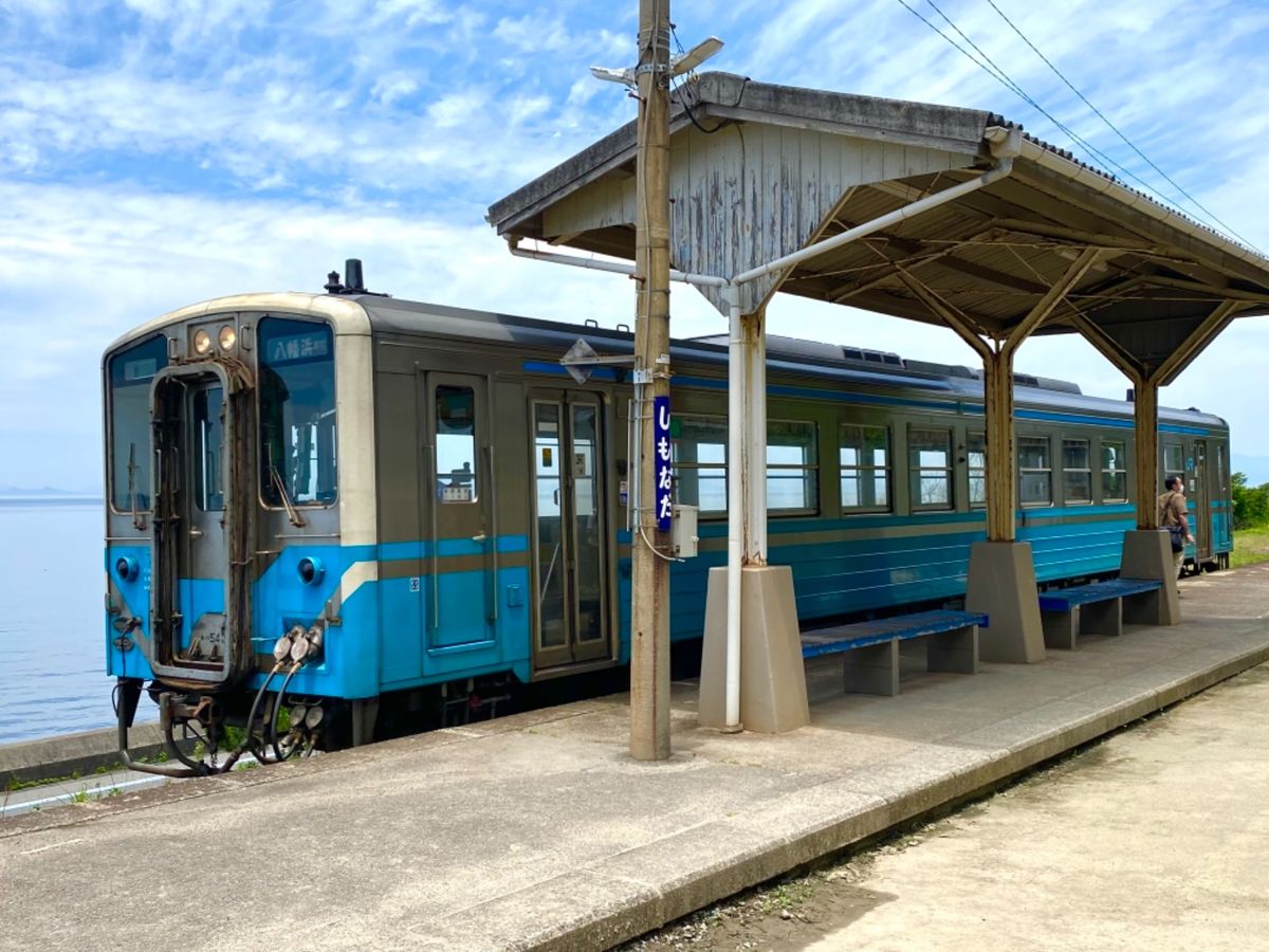 海の見える駅として有名な下灘駅

ここに向かう途中で高速に乗ったとき
後部...