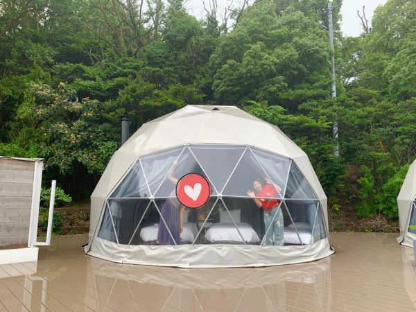 日本・香川県「車で大移動🚘ぐるっと四国」の写真：テントの様子
外から撮ると囚われの人みた...