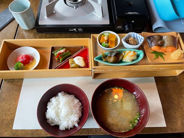 日本・軽井沢「軽井沢　星のや」の写真：星のやメインダイニング『嘉助』の朝食