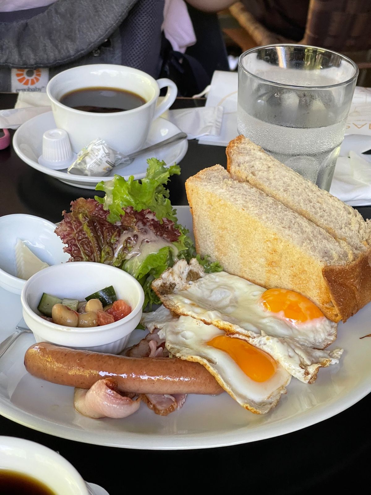 ハルニレテラスの沢村（sawamura）で朝食
7時からオープンしててめっ...