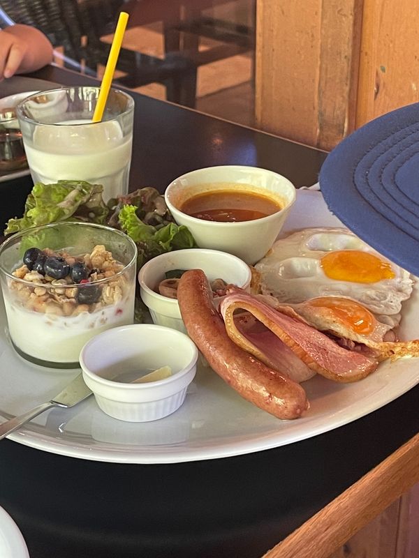 日本・軽井沢「軽井沢　星のや」の写真：星のやの朝食頼むの忘れて2日連続沢村のパン笑