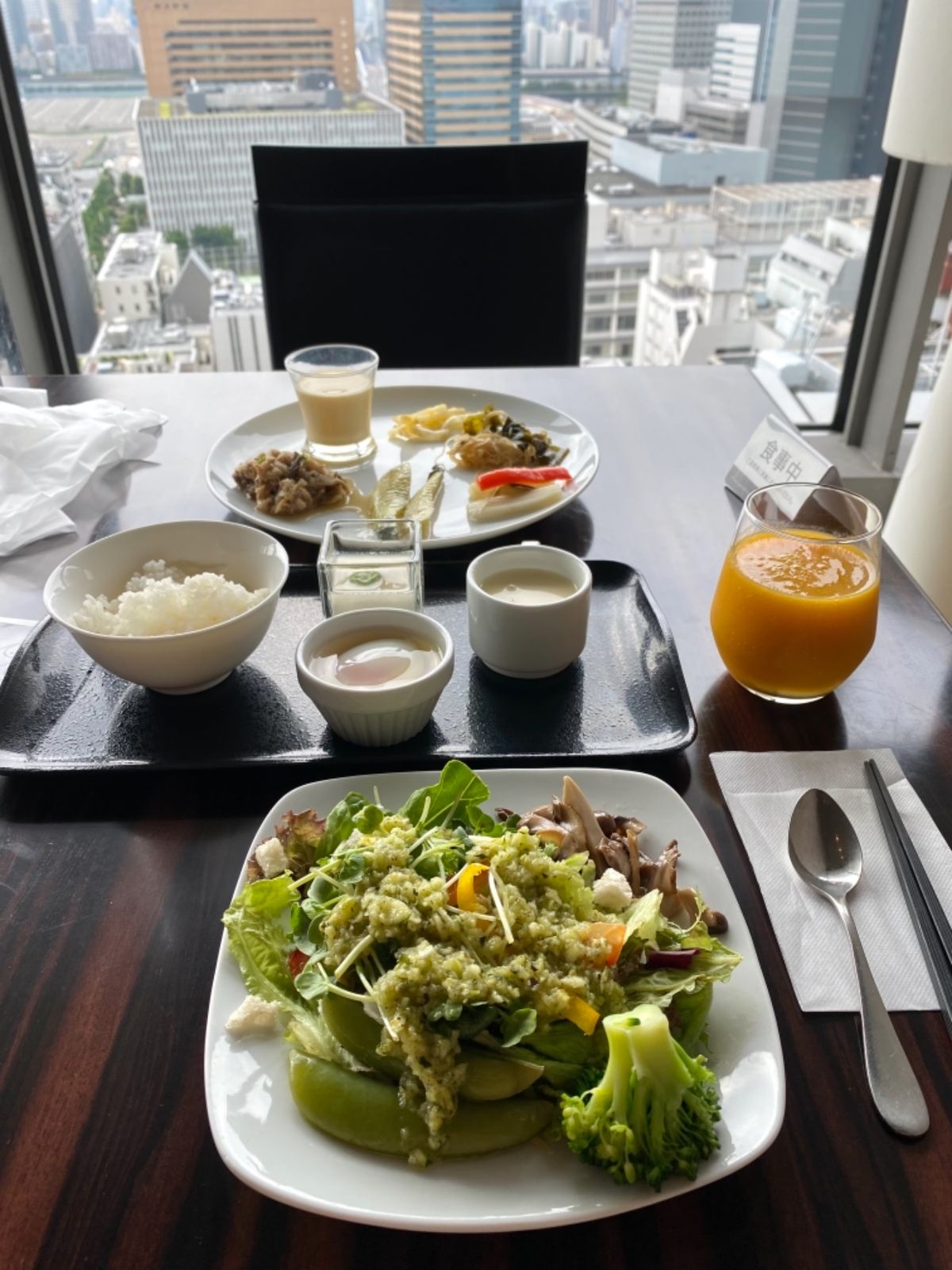 夜景が綺麗だから
この日も堪能
航空法？の赤いライトの多さに
東京はやっぱ...
