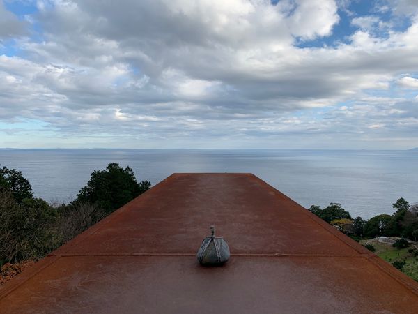 日本・静岡県「江之浦測候所 + ハトヤ + 秘宝館」の写真