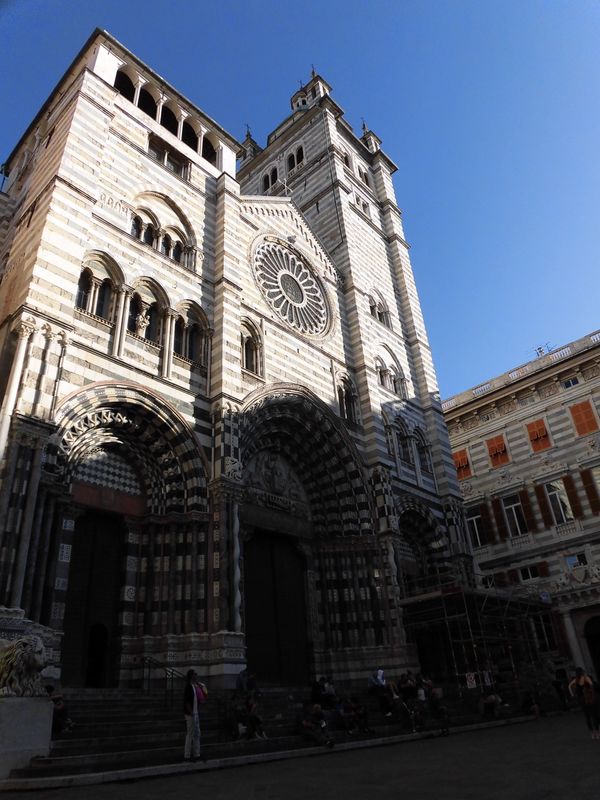 イタリア・ジェノヴァ「イタリアの思い出」の写真：すべてジェノヴァ旧市街、順に
聖ロレンツ...