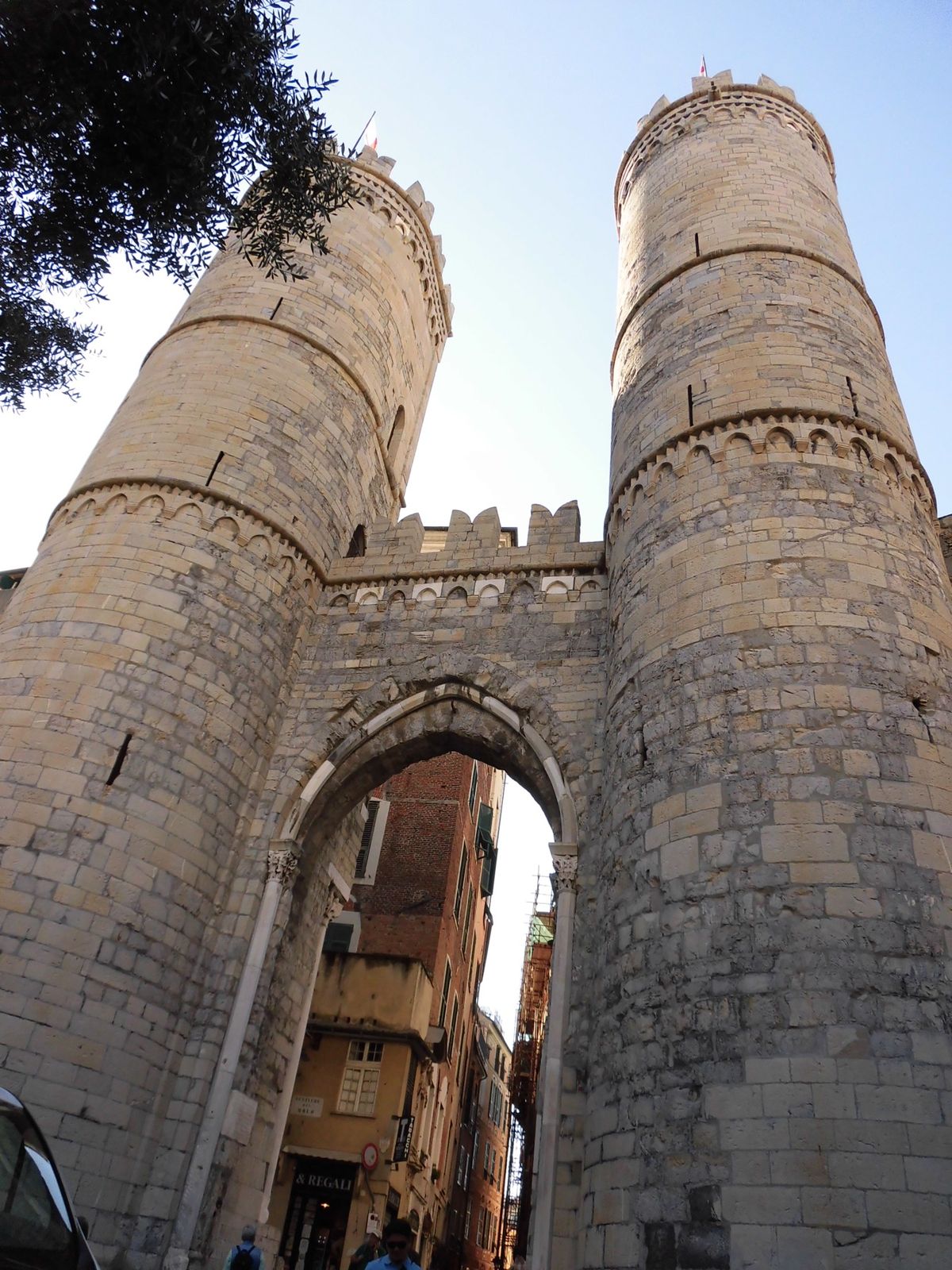 すべてジェノヴァ旧市街、順に
聖ロレンツォ大聖堂
聖アンドレア修道院廃墟
...