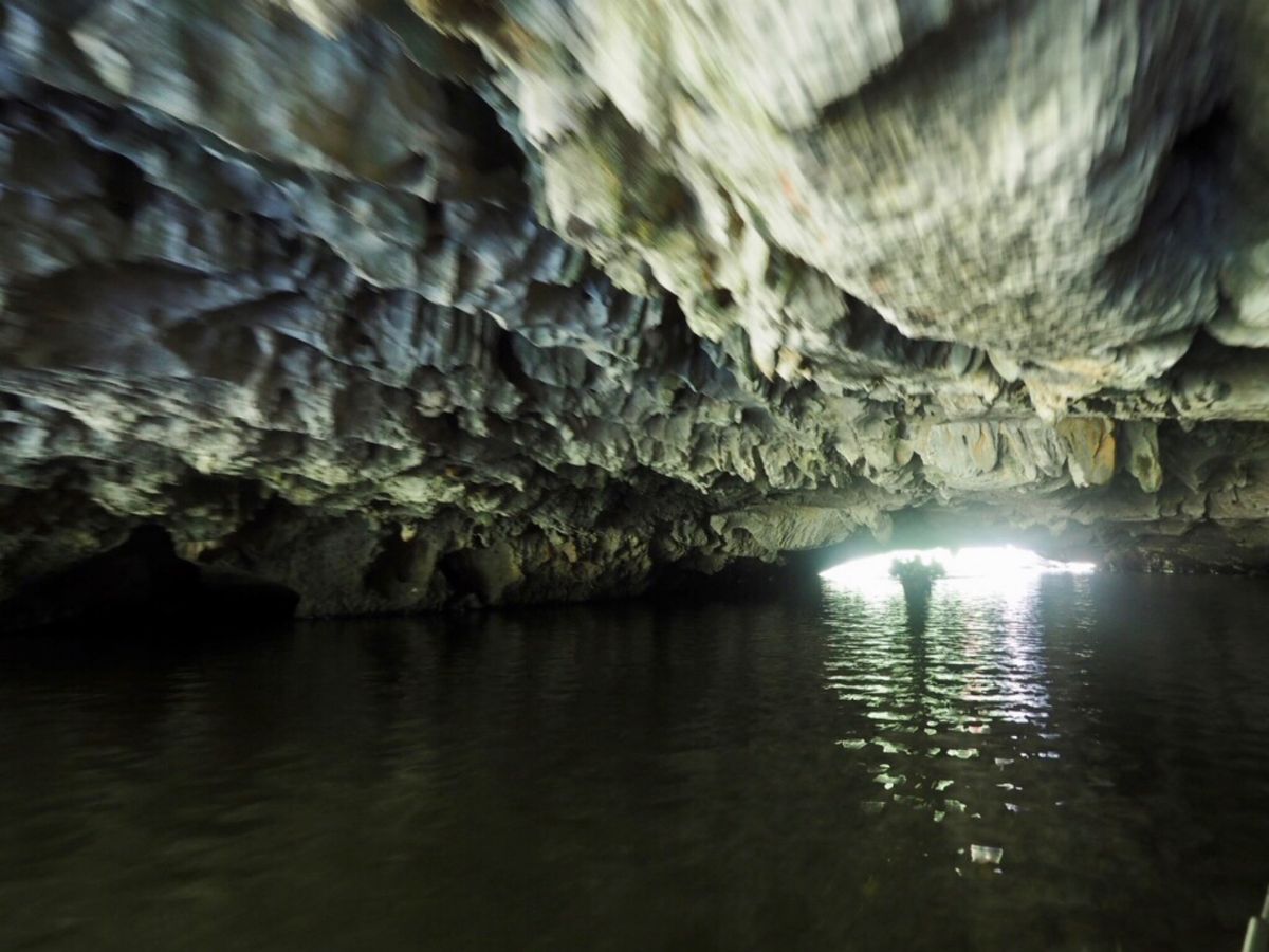 タムコック
ニンビンの二大観光地はチャンアンとタムコック。
どちらもおばち...