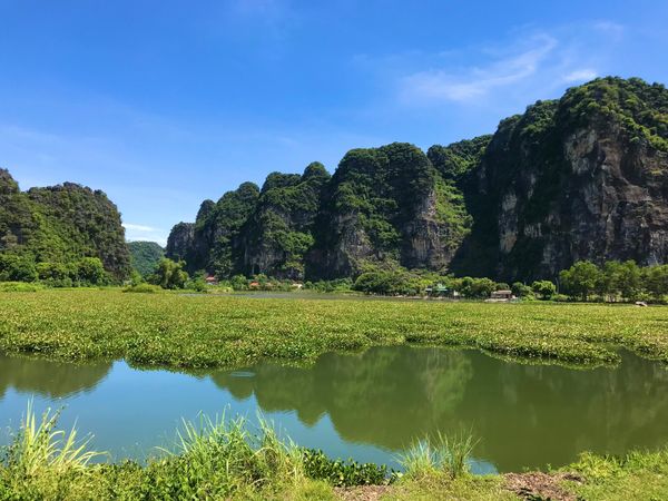 ベトナム・ニンビン「ベトナム　ハノイを脱出！ニンビン小旅行」の写真：ニンビンの市内でレンタルしたバイクで出発...