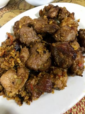 Dung Pho Nui
￼ニンビンで有名なヤギ料理のお店へ🐐
ほとんど全...