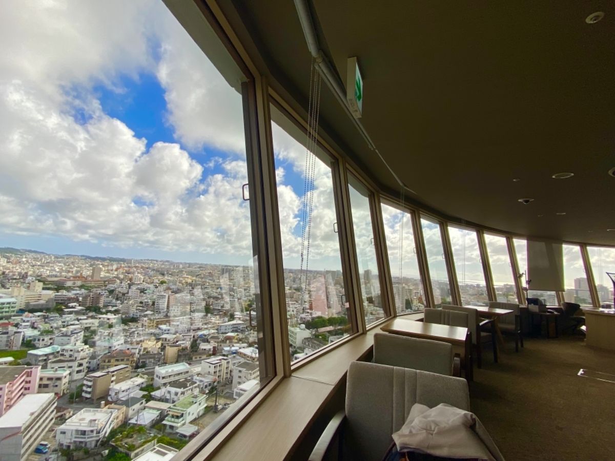 初のノボテル那覇宿泊

仕事が思ったより長引いたので
仕事終わりにそのまま...