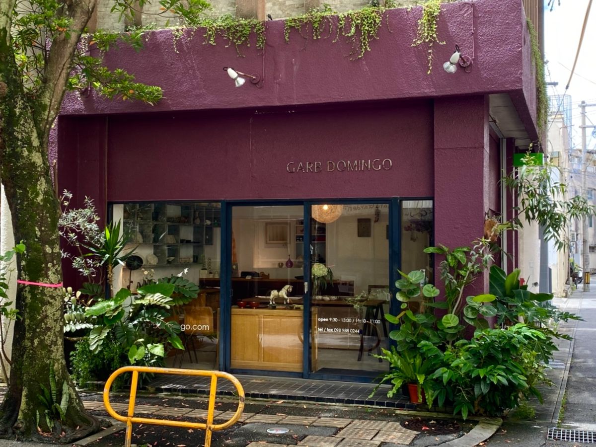 空港向かう途中でガーブドミンゴという可愛い器屋さんに寄ったけど、お値段がブ...