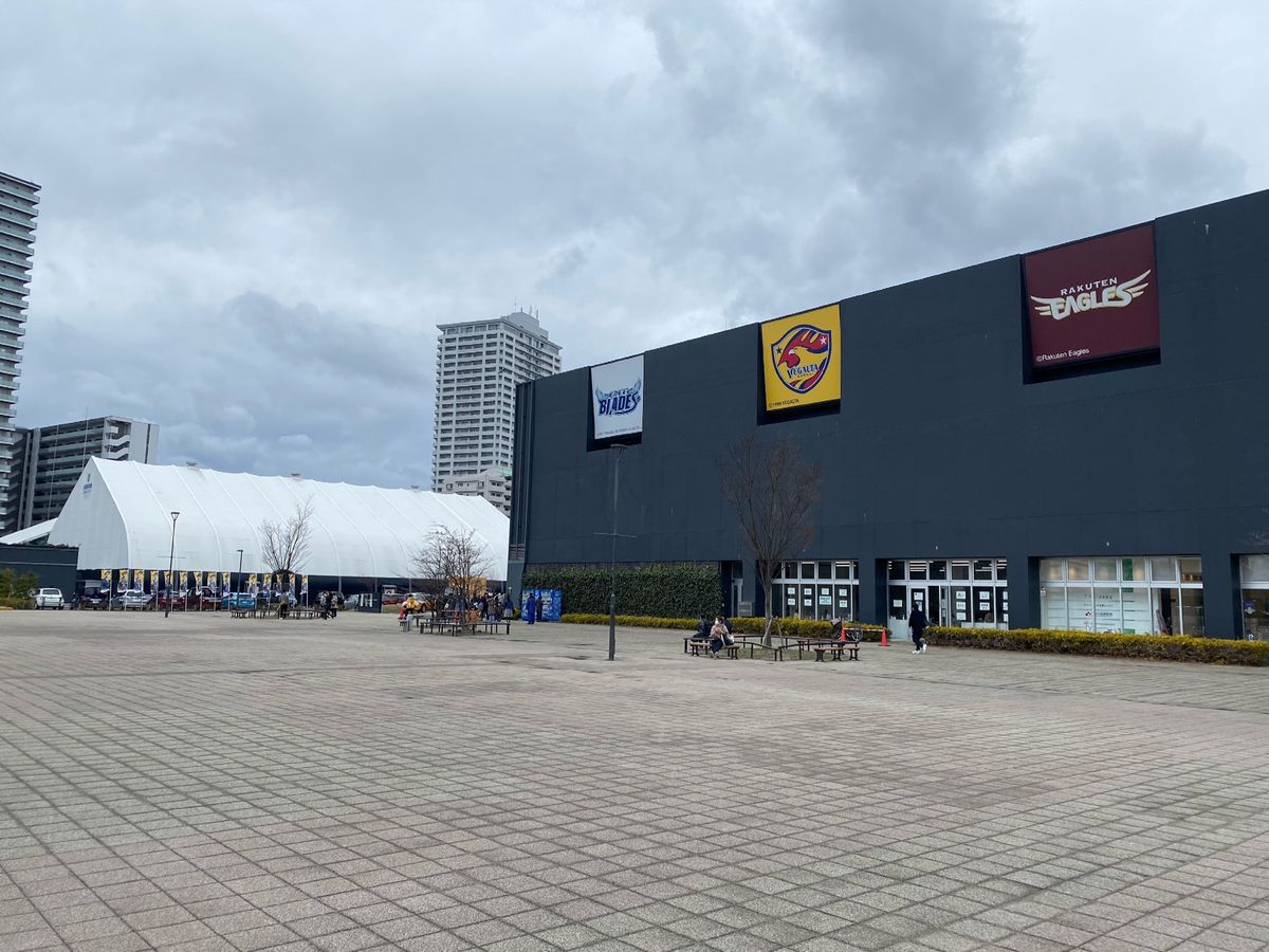 ゼビオアリーナ仙台、スープカレー侍、シカゴピザ