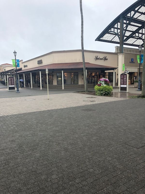 日本・茨城県「あみoutlet＆牛久の大仏」の写真