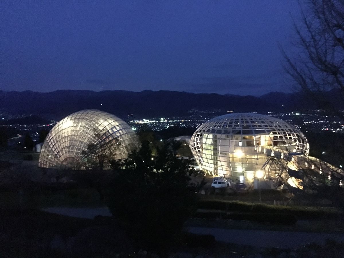 🍑笛吹川フルーツ公園🍑

高台にある公園で温泉施設や夜景が綺麗です✨
敷地...