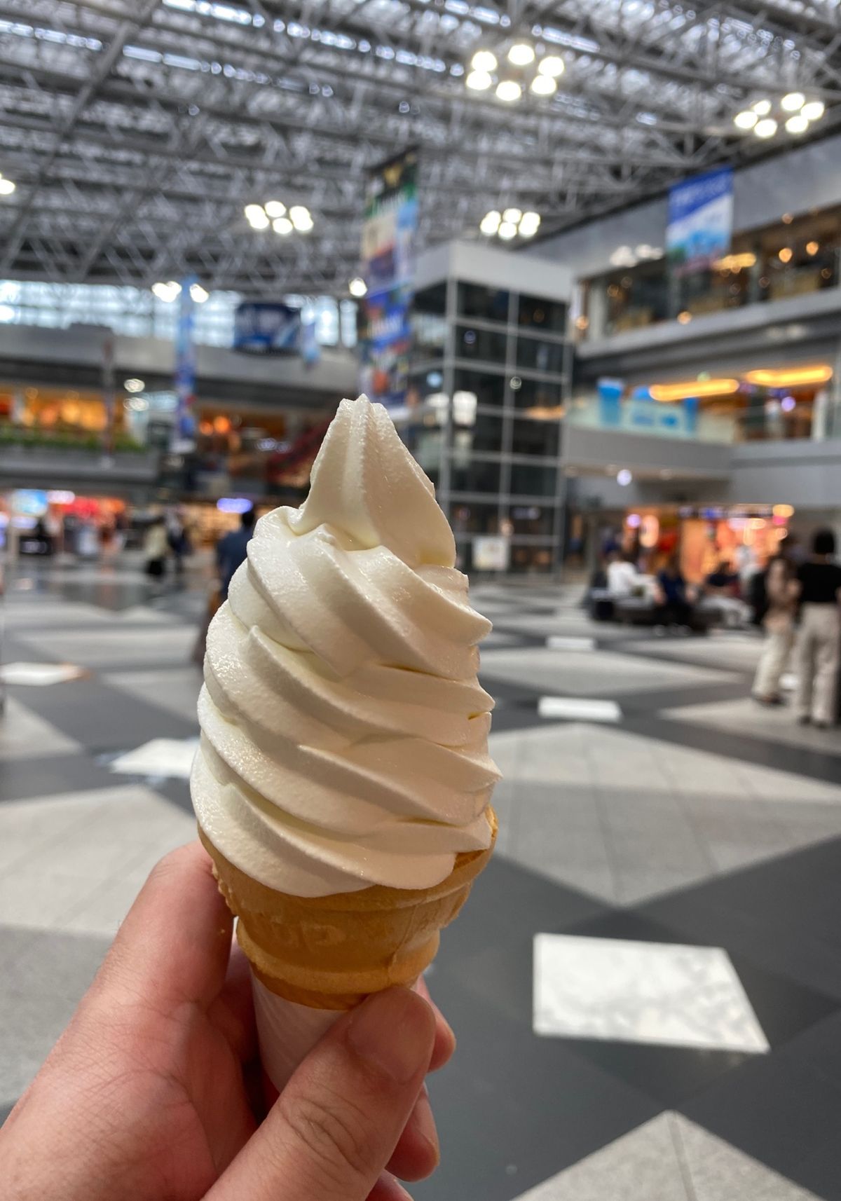 締めはCTSのきくよ食堂さんで、ちょっと早目の晩御飯にうにいくら丼。
そし...