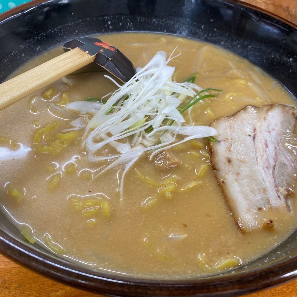 ジンギスカンをたっぷり食べた後に、ラーメン信玄さんで締めの札幌ラーメン。
...