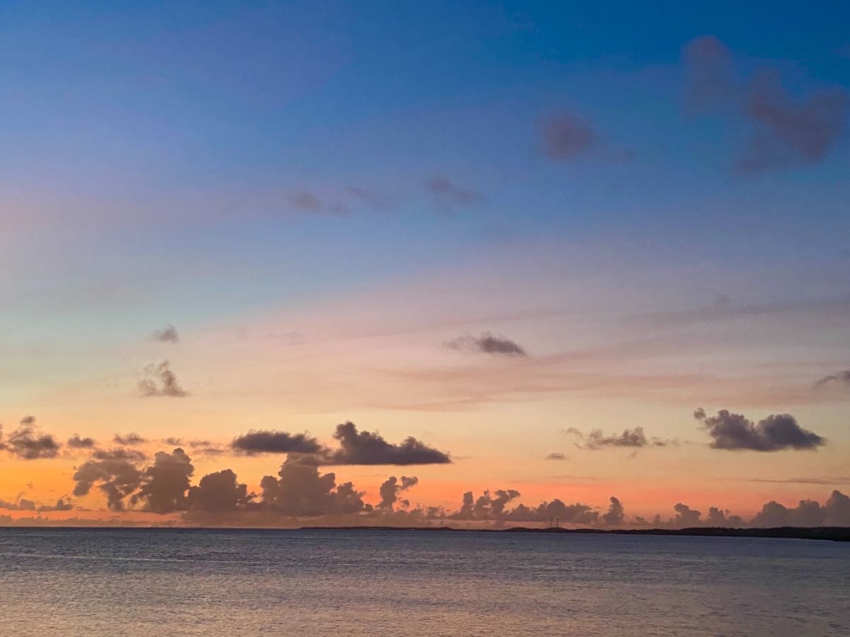 夕焼けはついつい何枚も写真を撮ってしまう