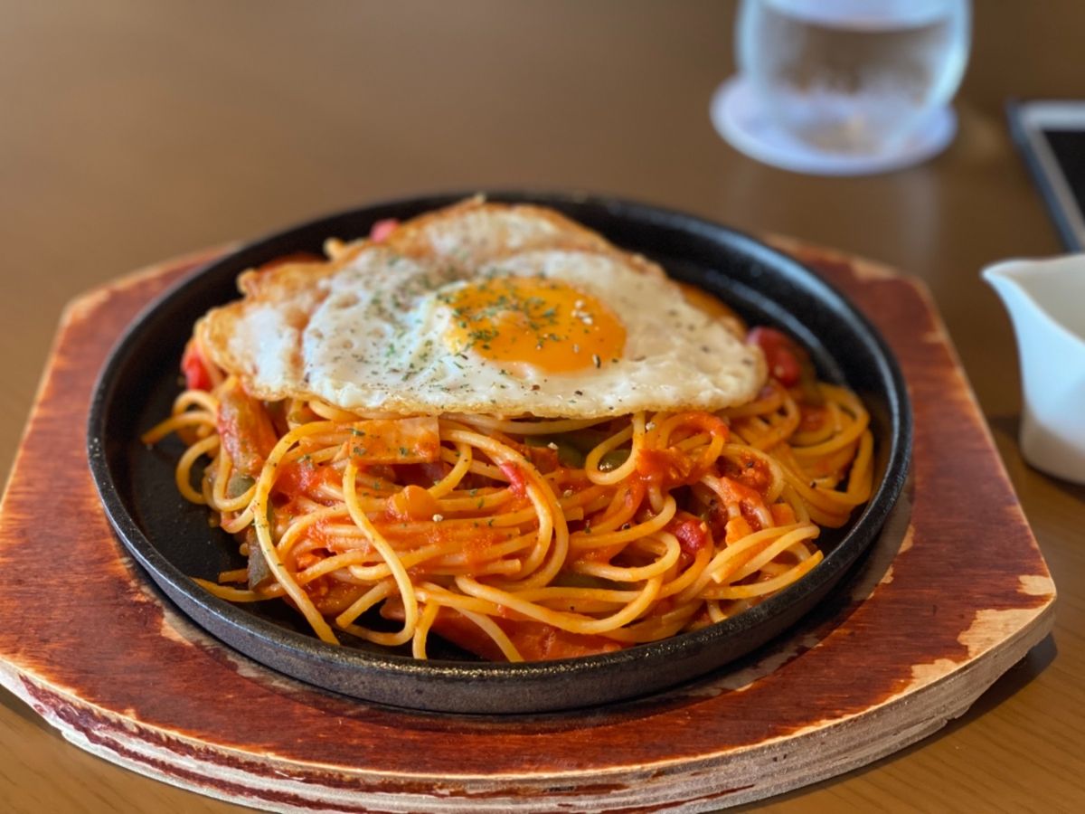 緊急事態宣言が延長になってしまったから
晩ごはんはホテルのカフェの食事をテ...