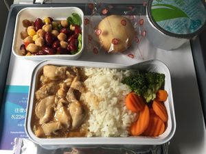 よりぬき＠ハワイごはん

機内食
行きの夜ごはんとおやつ
帰りの夜ごはんと...