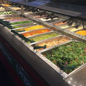 ４日目、Whole Foods Marketへ。
サラダバーの巨大さにとに...