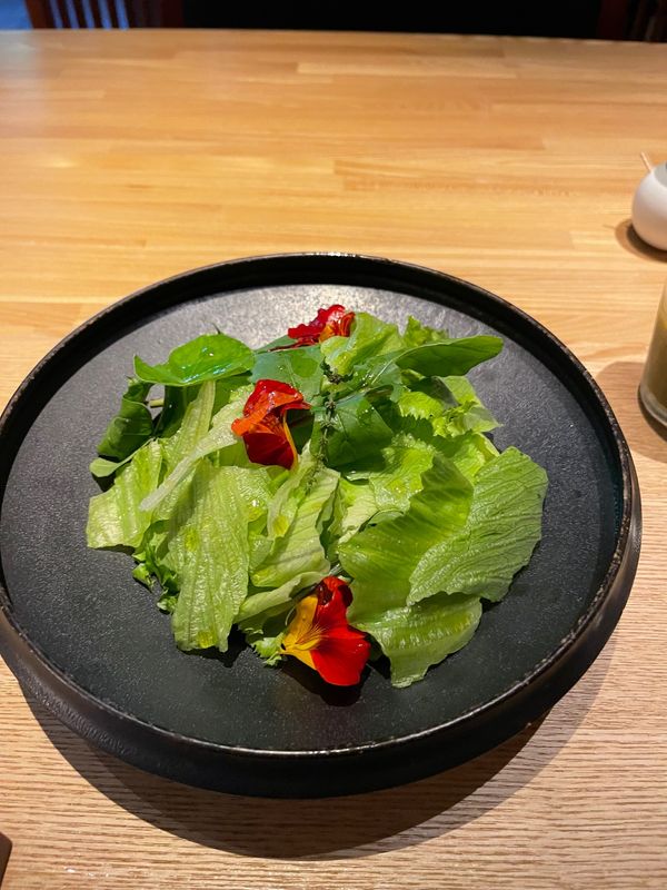 日本・新潟県「里山十帖　南魚沼　」の写真：里山十帖の洋食朝ごはん

お野菜が来てカ...