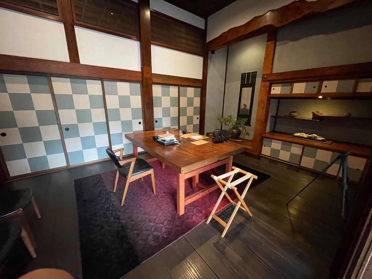 夕食は1人なのにこんな素晴らしい部屋を用意していただき幸せすぎです