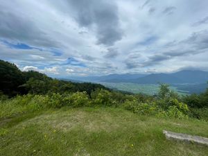 魚沼展望台

眺めが素晴らしく、朝方こちらで雲海撮影したいのだが
1人だと...