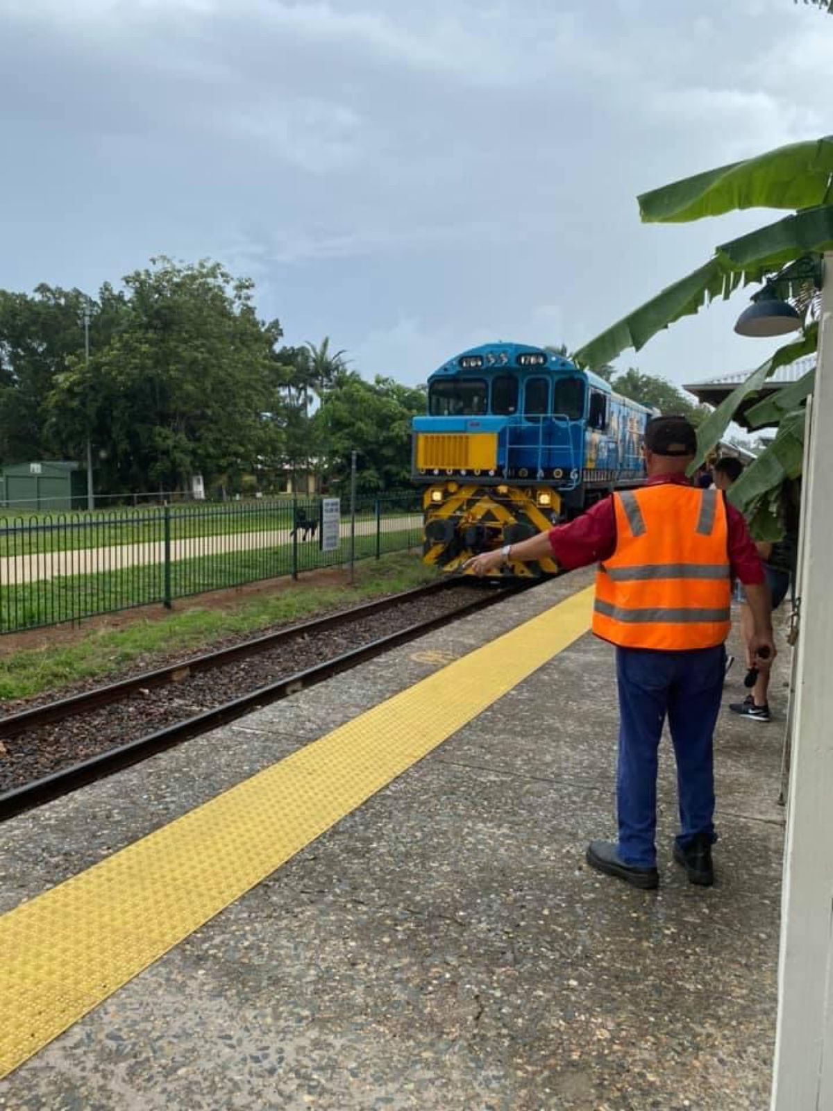 1)キュランダへ行きはレールウェイという列車でいきました。
2)途中、滝が...