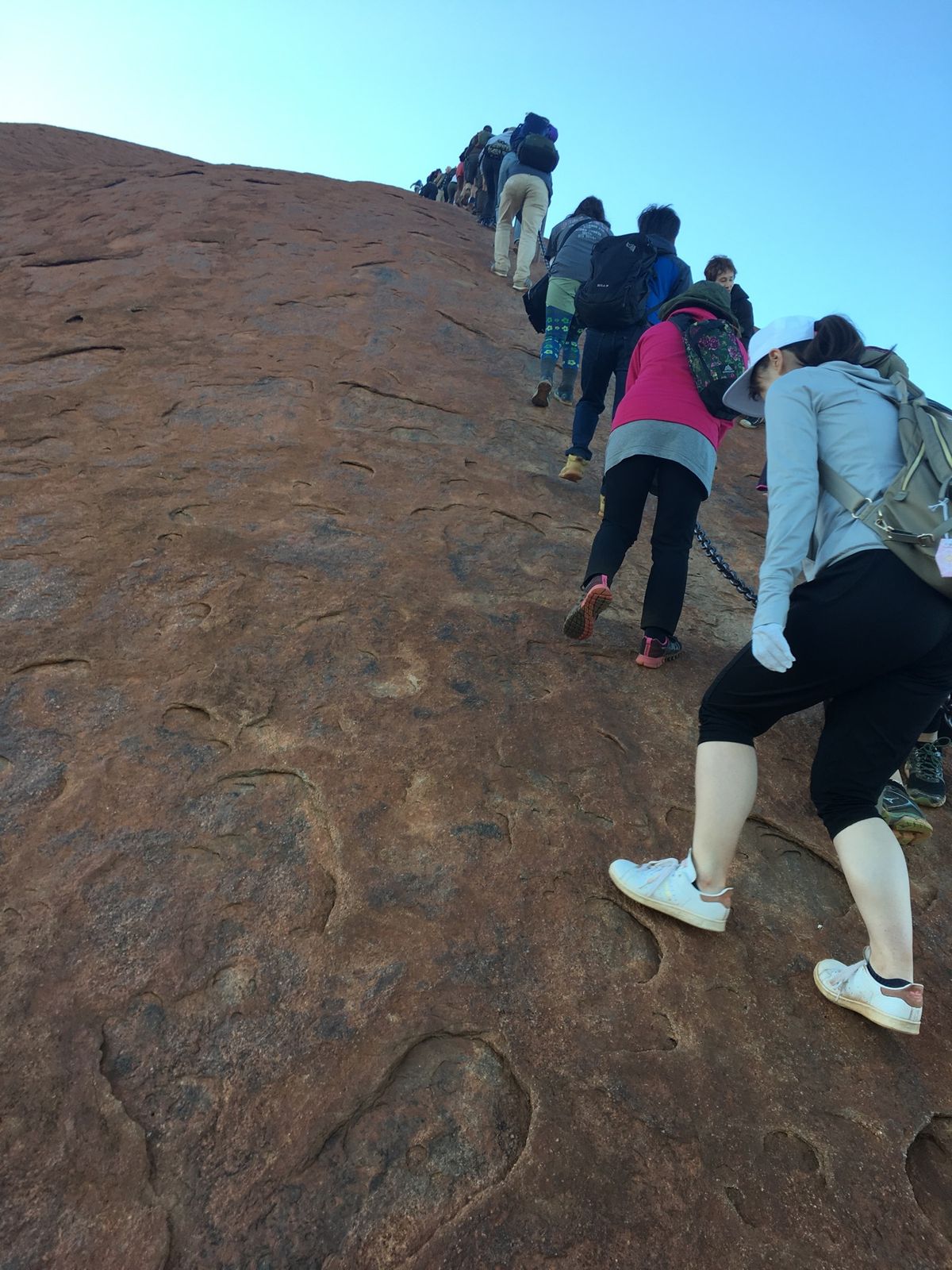 1)シャンパンで逆さウルル
2)急勾配すぎるのでこの始めで辞める人続出😅
...