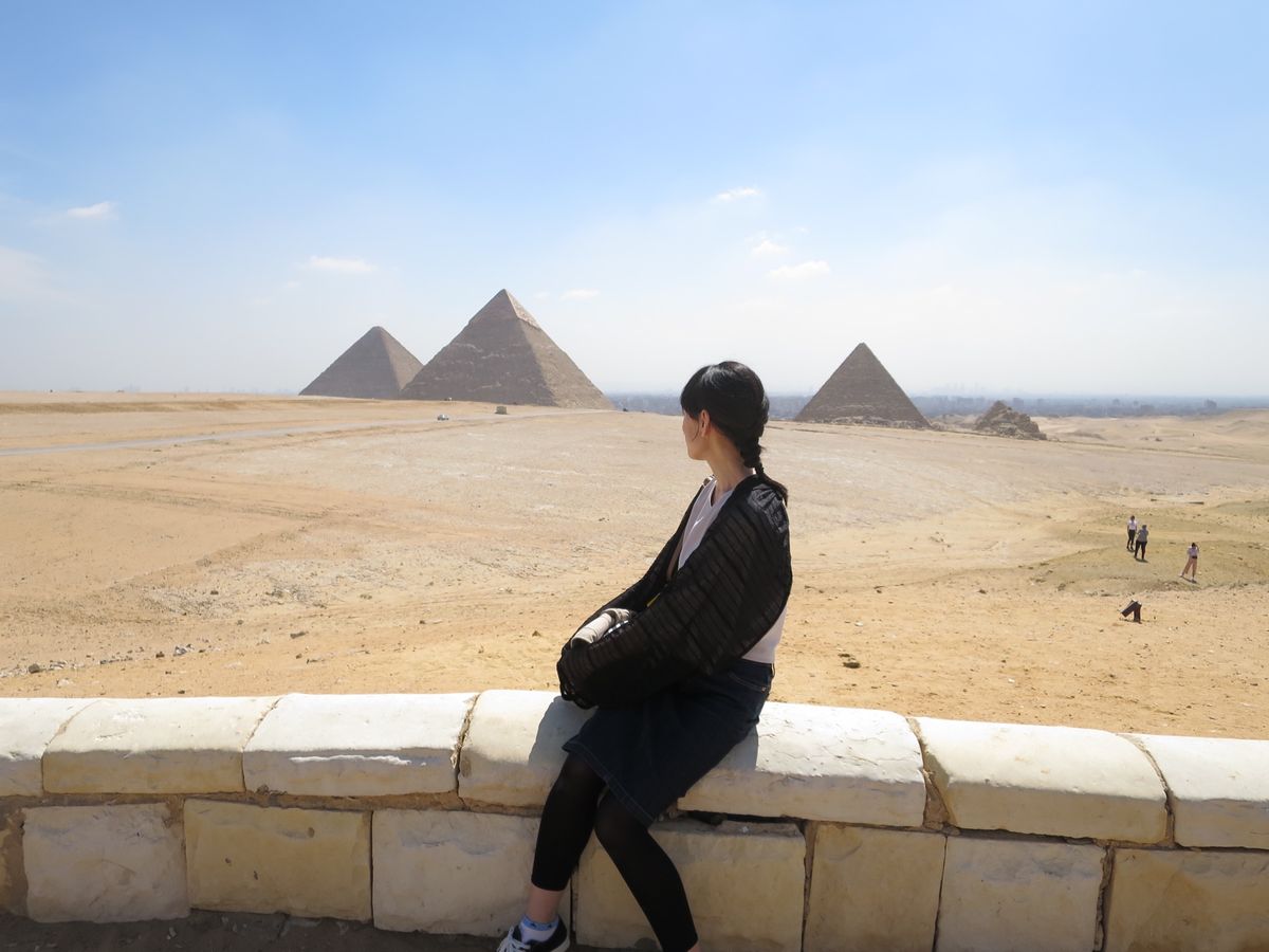 1)3つのピラミッドが一望できる場所
2)来ましたピラミッド！近くにラクダ...