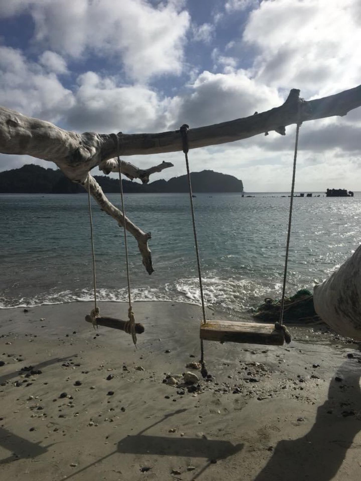 1)南島。本当はこの何日かは波が高くてどのツアーも行けてないけど、ダイビン...