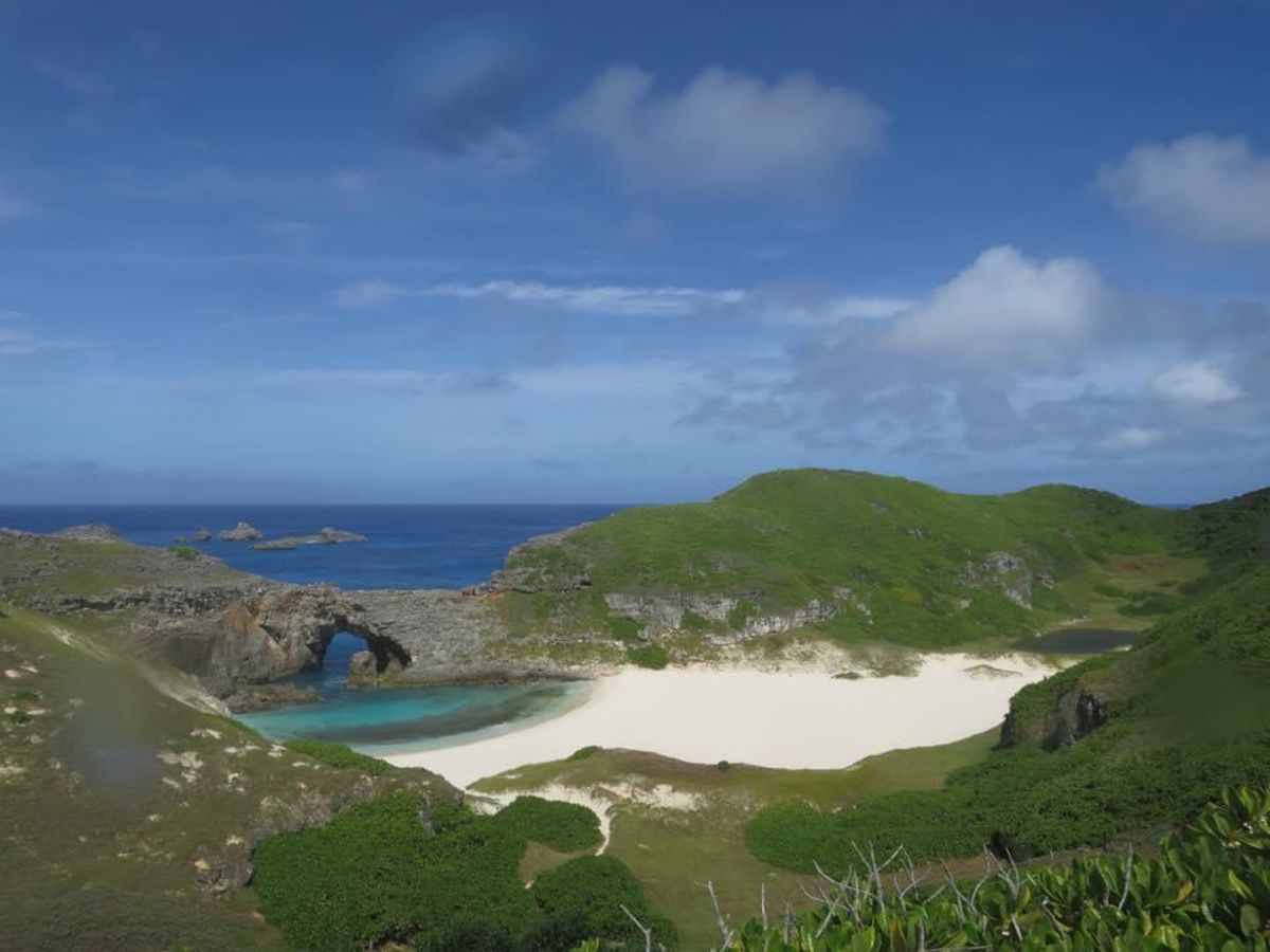 1)南島。本当はこの何日かは波が高くてどのツアーも行けてないけど、ダイビン...