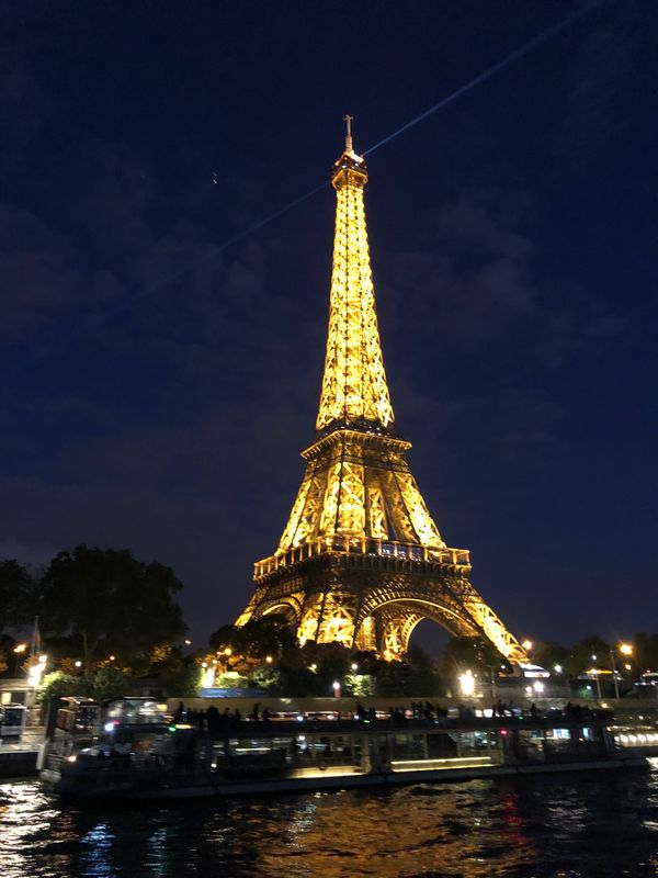 フランス・パリ「パリ」の写真：新婚旅行　街を歩くだけで楽しい！

ホテ...