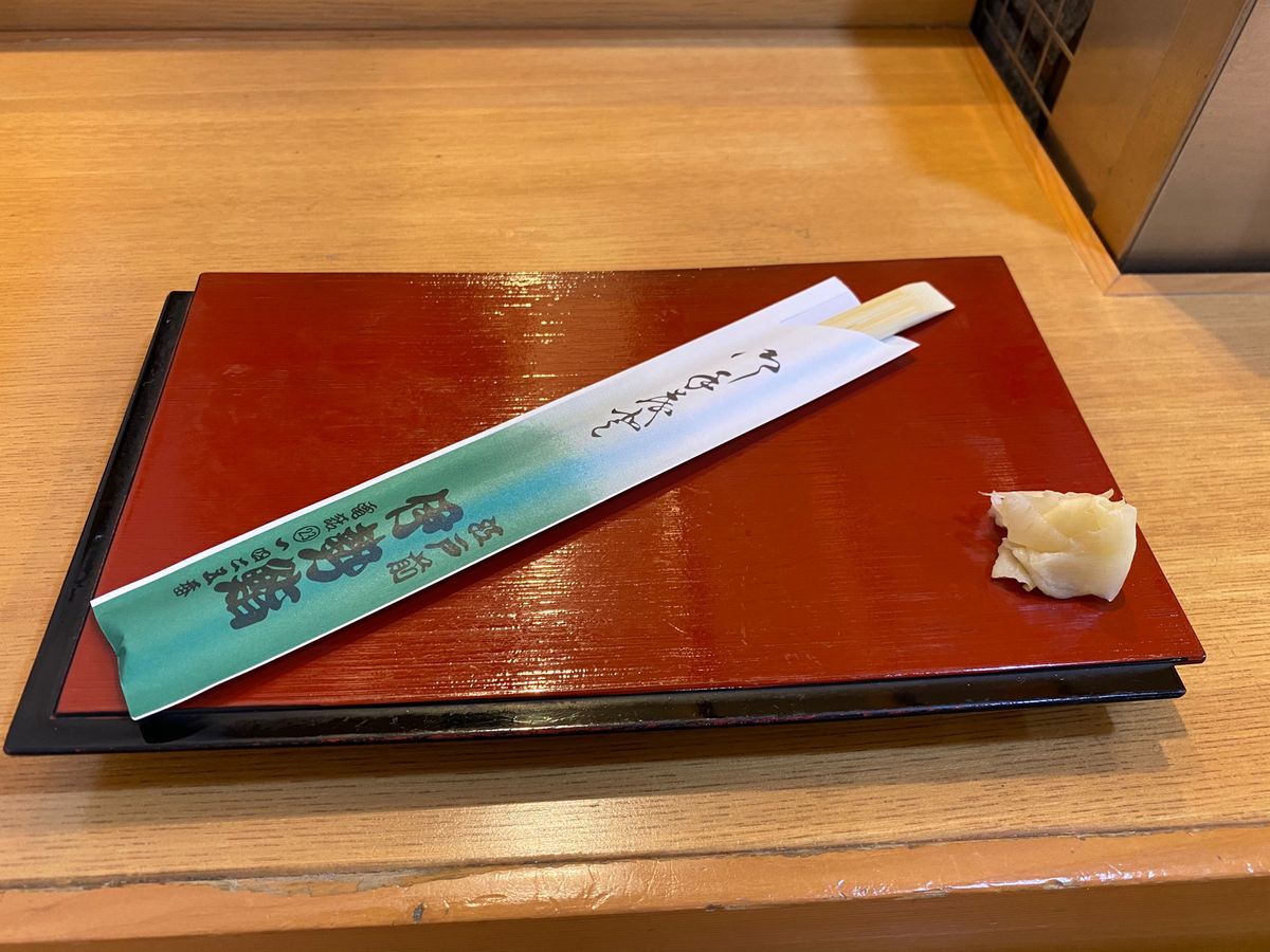 エキナカにある立ち食い寿司。