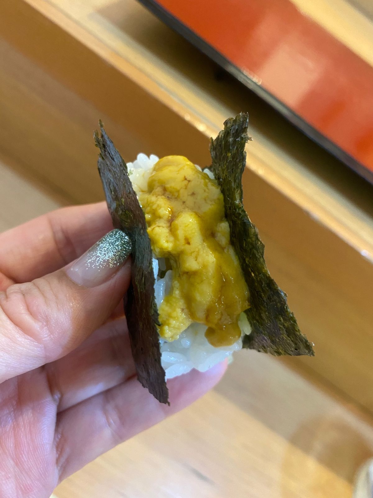 今しかできない
馬糞ウニとムラサキウニの食べくらべ
