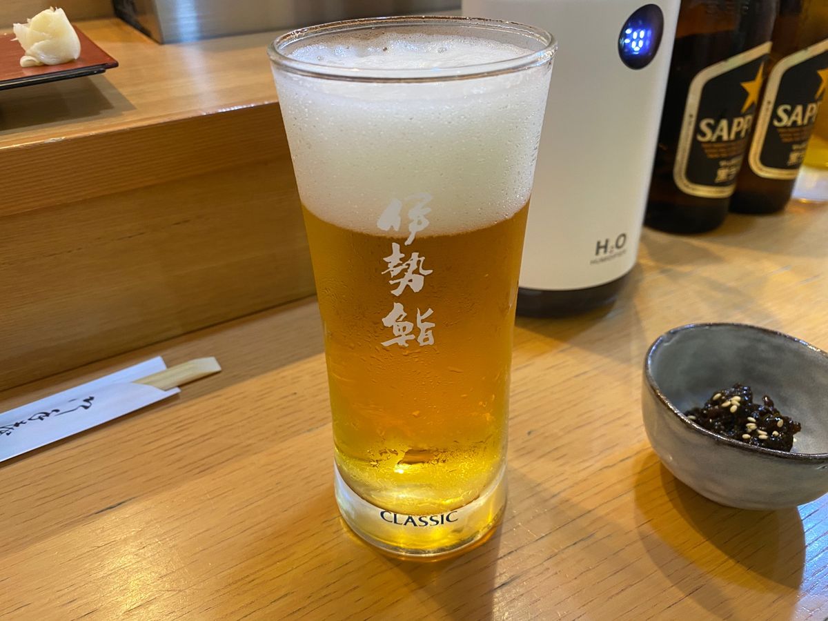 エキナカにある立ち食い寿司。