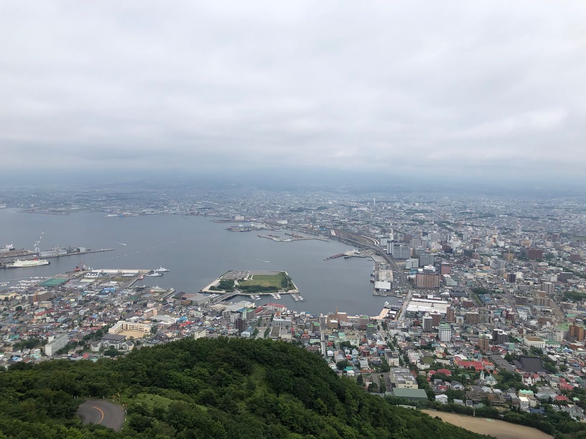 五稜郭に行き、函館ロープウェイにも乗りと、なんだかんだで函館を満喫。
天気...