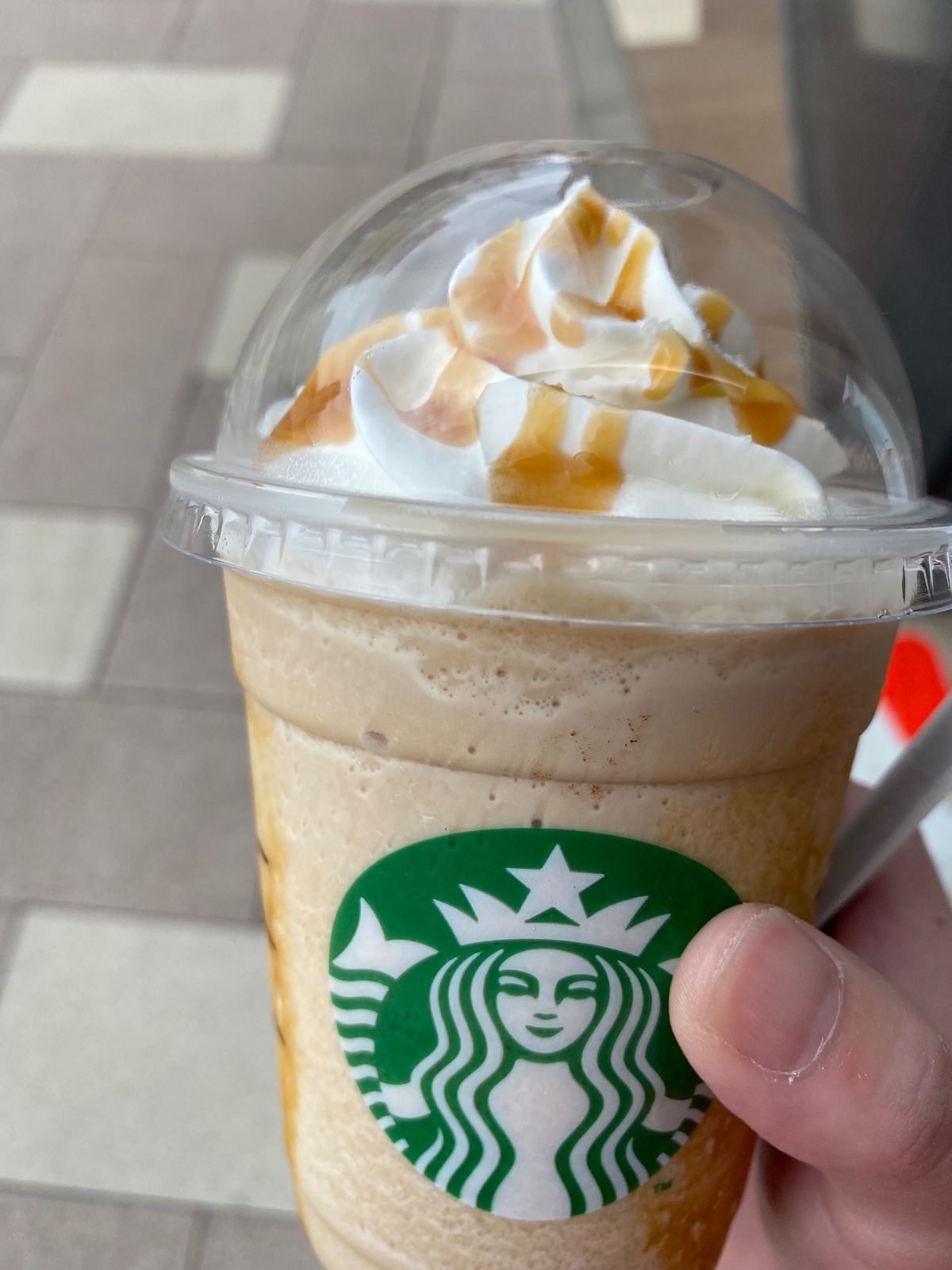 親子丼！ビール！秋田の地元フラペチーノ！