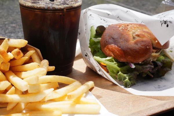 日本・静岡県「足湯カフェに」の写真