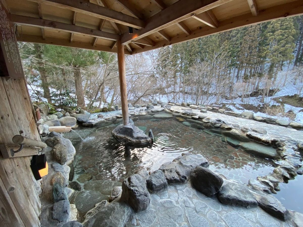 水上温泉 みなかみ山荘

部屋から望む朝焼けの谷川岳が素晴らしい！