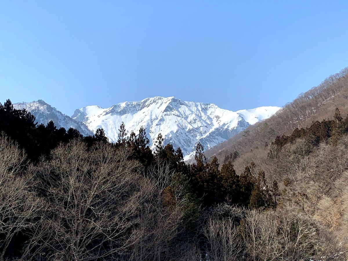 水上温泉 みなかみ山荘

部屋から望む朝焼けの谷川岳が素晴らしい！
