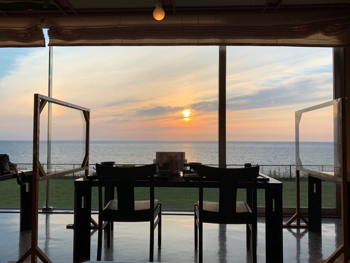 夕陽を眺めながらのビールは最高です♪