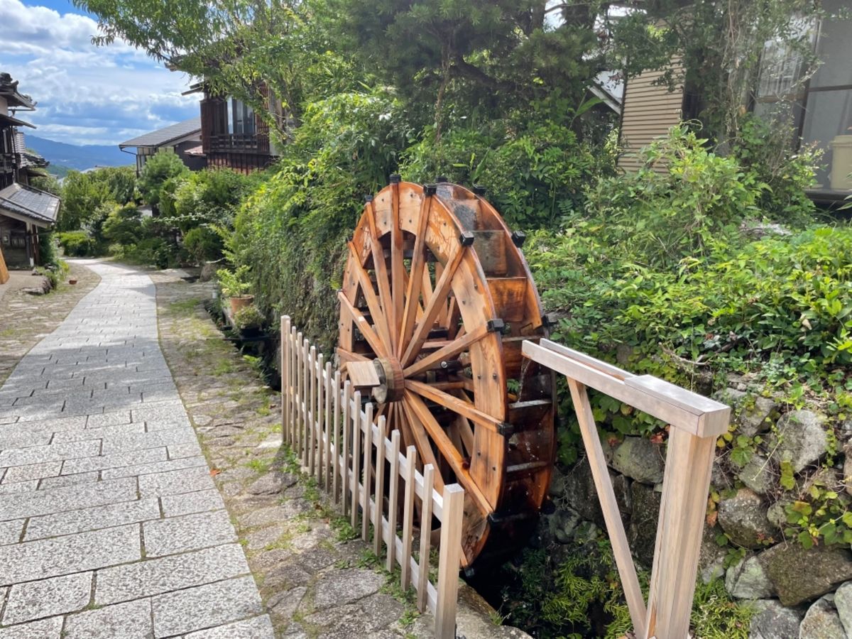 妻籠宿の次は馬籠宿。こちらも昔の街並みを見ることができます。