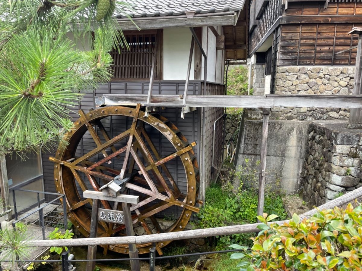 妻籠宿の次は馬籠宿。こちらも昔の街並みを見ることができます。