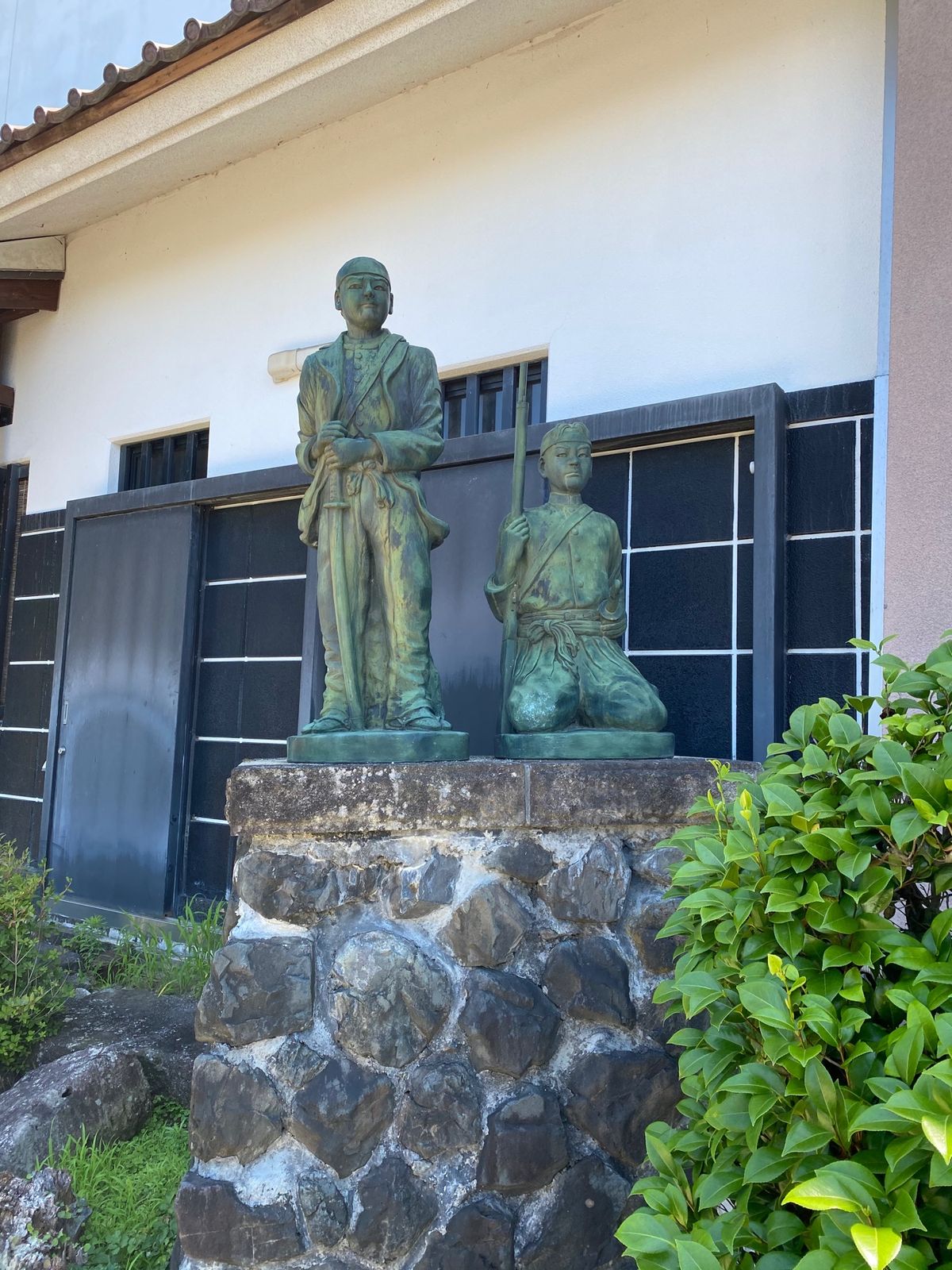 武家屋敷と飯盛山
白虎隊墓地