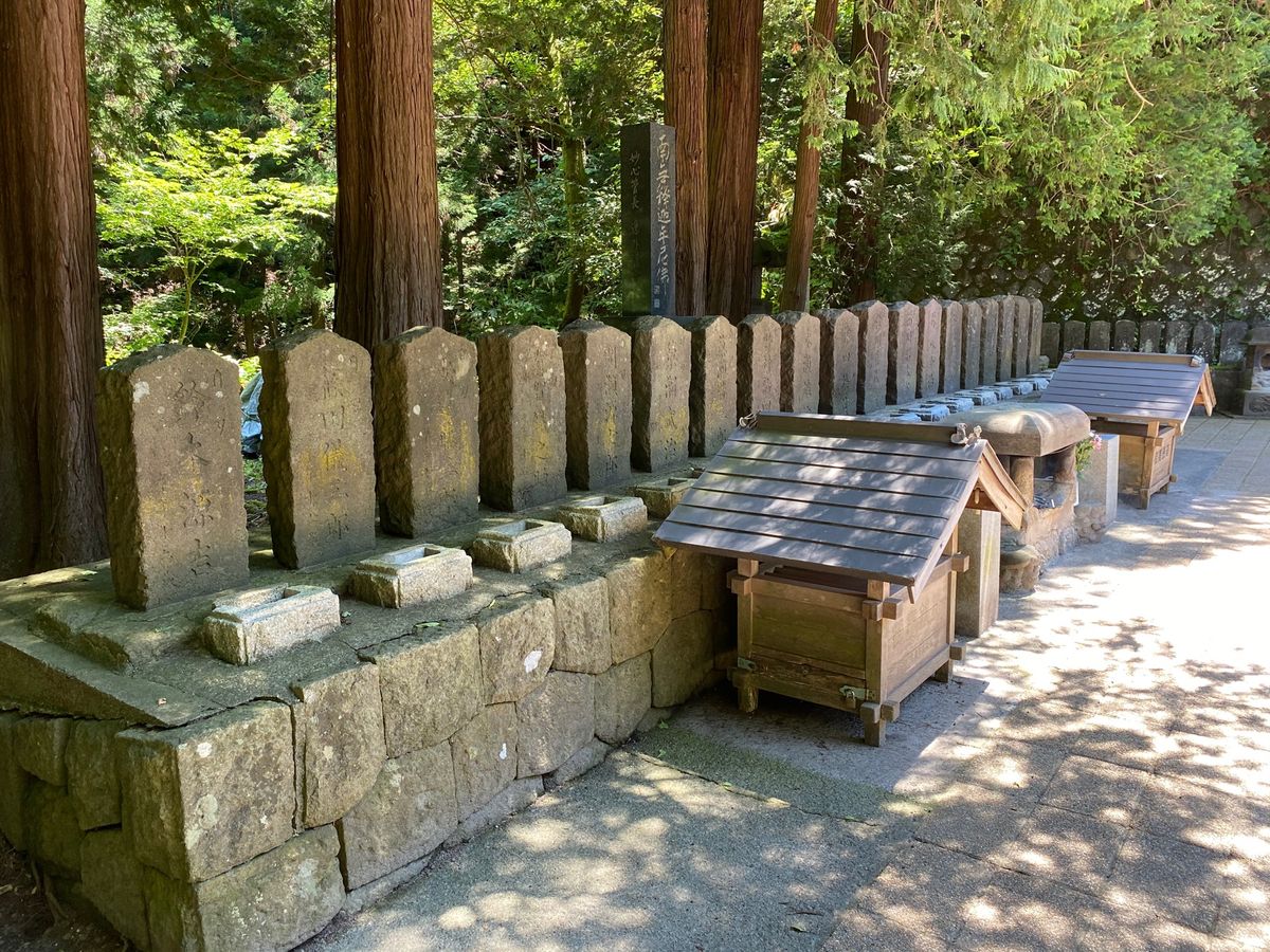 武家屋敷と飯盛山
白虎隊墓地