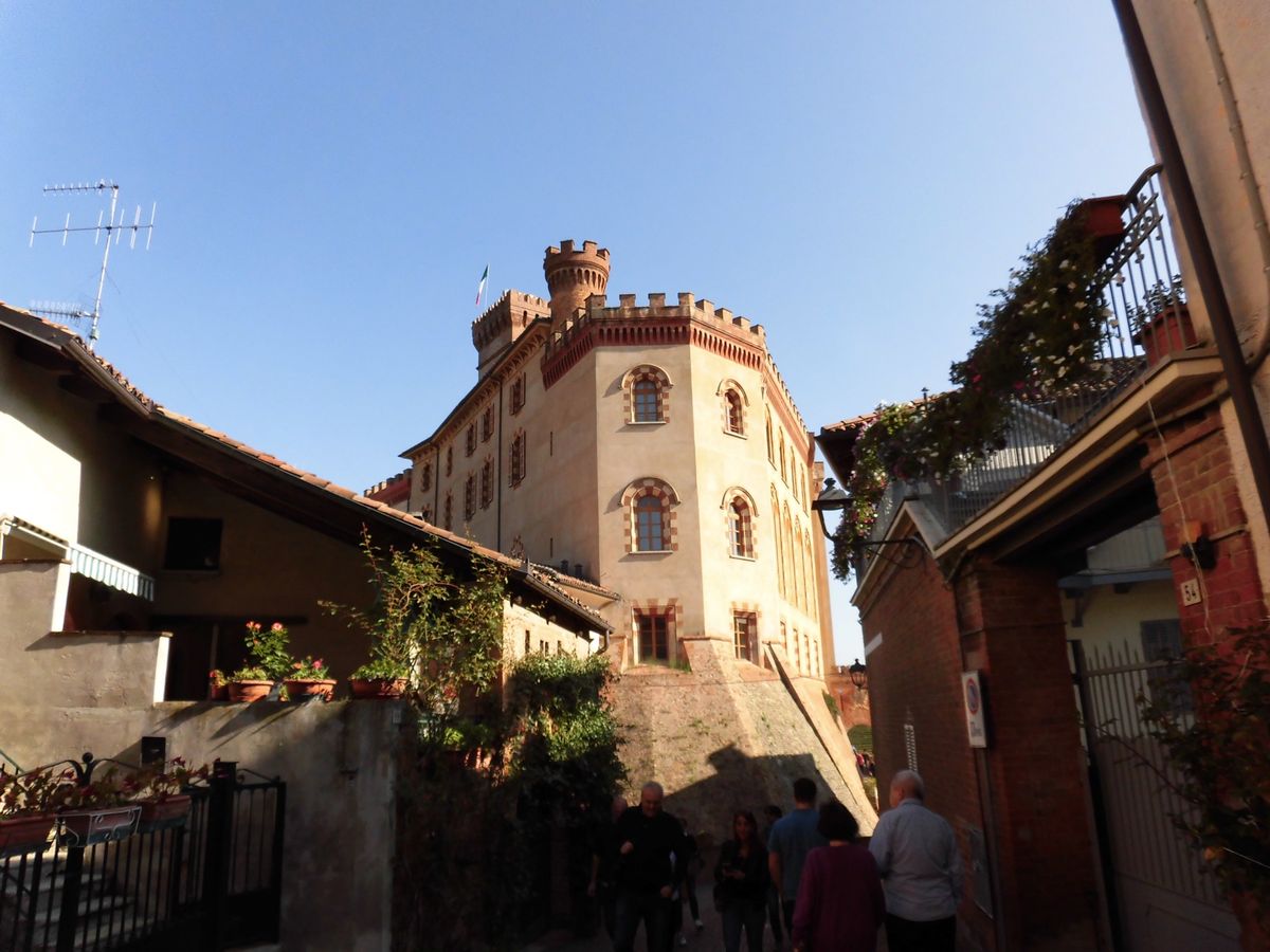 次はバローロへ
ここでもしこたま飲んだ。
至福の時でした。