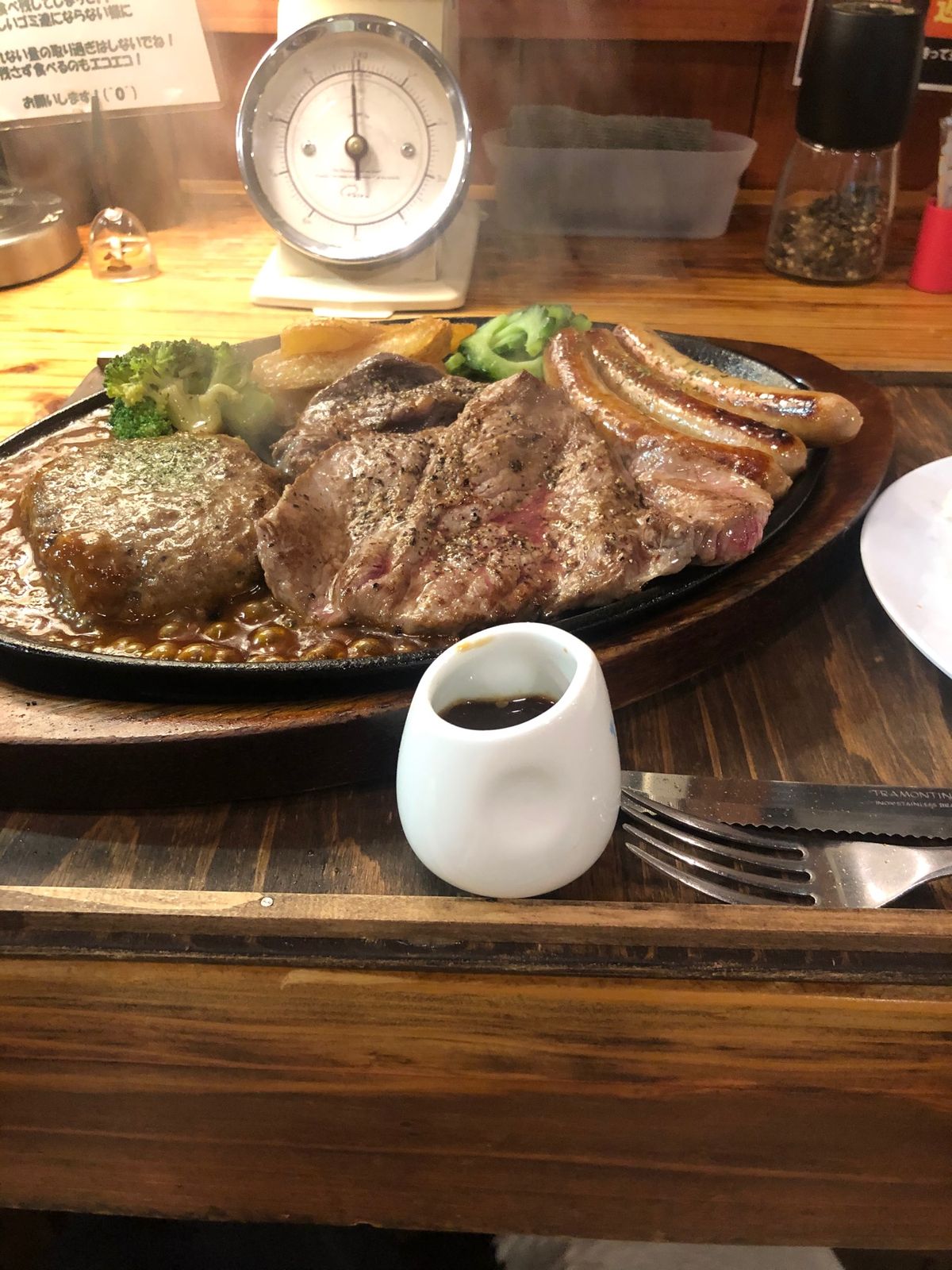 雨の為、食に走る