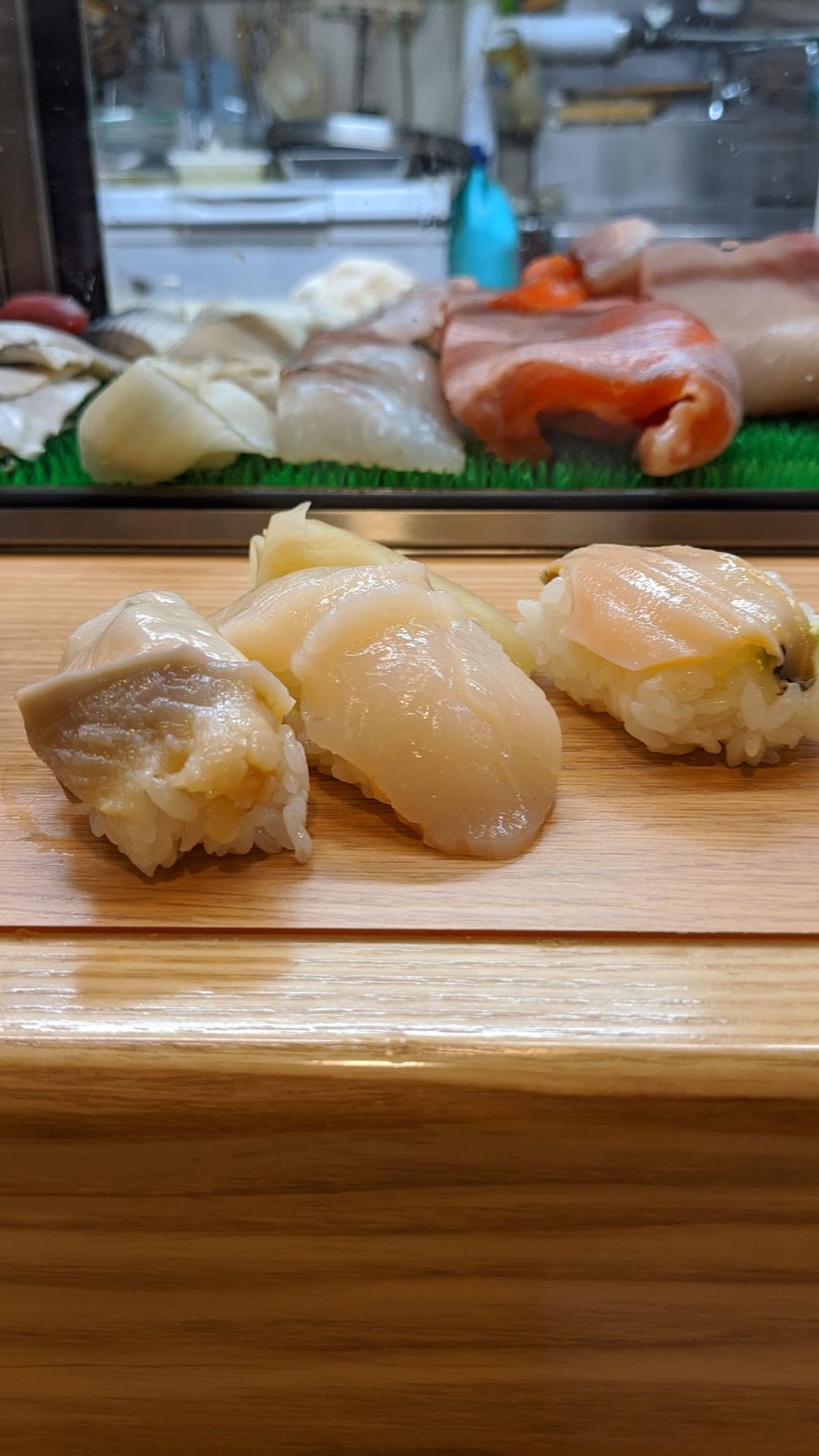 帯広なので、やはり豚丼が食べたいと思っていたが、
なんと有名な豚丼のお店は...